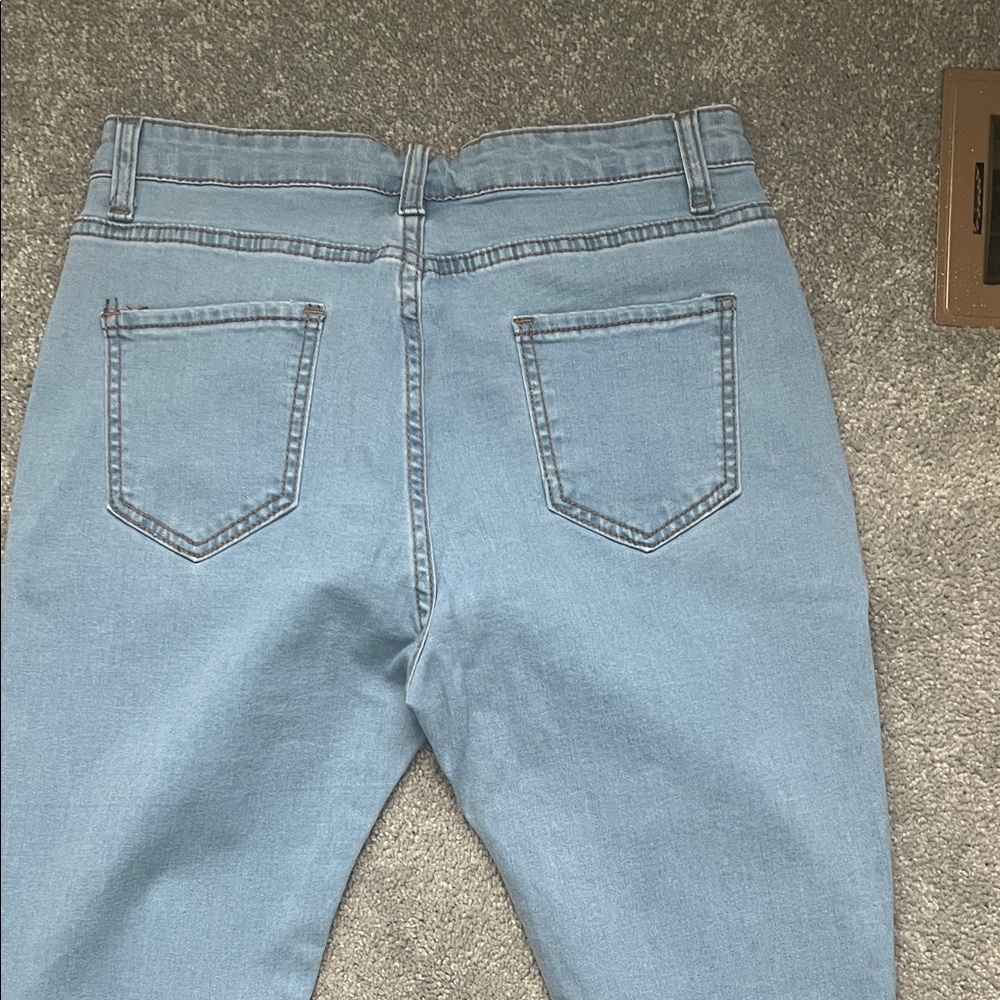 Bell Bottom Ripped Jeans - Picture 5 of 8